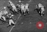 Standbild Fußballspiel New Haven Connecticut USA, 1960, aus Sekunde 52 historischem Filmmaterial Videoclip 65675055693