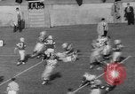 Standbild Fußballspiel New Haven Connecticut USA, 1960, aus Sekunde 59 historischem Filmmaterial Videoclip 65675055693