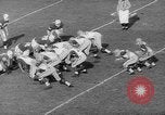 Standbild Fußballspiel New Haven Connecticut USA, 1960, aus Sekunde 60 historischem Filmmaterial Videoclip 65675055693