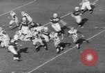 Standbild Fußballspiel New Haven Connecticut USA, 1960, aus Sekunde 61 historischem Filmmaterial Videoclip 65675055693
