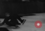 Image Baril Jumping sur la glace Liberty New York USA, 1961, de la seconde 25 séquences d'archives historiques vidéo 65675055703
