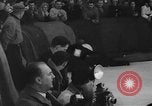 Image Baril Jumping sur la glace Liberty New York USA, 1961, de la seconde 29 séquences d'archives historiques vidéo 65675055703