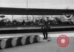 Image Baril Jumping sur la glace Liberty New York USA, 1961, de la seconde 35 séquences d'archives historiques vidéo 65675055703