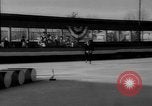 Image Baril Jumping sur la glace Liberty New York USA, 1961, de la seconde 48 séquences d'archives historiques vidéo 65675055703