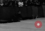 Image Baril Jumping sur la glace Liberty New York USA, 1961, de la seconde 51 séquences d'archives historiques vidéo 65675055703