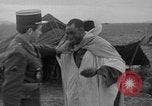Standbild französische Truppe Algerien, 1954, aus Sekunde 22 historischem Filmmaterial Videoclip 65675055707