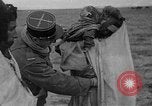 Standbild französische Truppe Algerien, 1954, aus Sekunde 45 historischem Filmmaterial Videoclip 65675055707