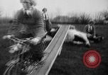 Standbild Mädchen Holland Niederlande, 1954, aus Sekunde 21 historischem Filmmaterial Videoclip 65675055708