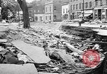 Immagine di 1955 flood devastazione nel nordest degli Stati Uniti United States USA, 1955, secondo 41 filmato di repertorio 65675055709