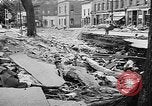 Immagine di 1955 flood devastazione nel nordest degli Stati Uniti United States USA, 1955, secondo 43 filmato di repertorio 65675055709