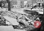 Immagine di 1955 flood devastazione nel nordest degli Stati Uniti United States USA, 1955, secondo 44 filmato di repertorio 65675055709