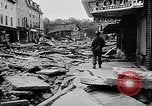 Immagine di 1955 flood devastazione nel nordest degli Stati Uniti United States USA, 1955, secondo 53 filmato di repertorio 65675055709