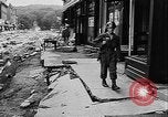 Immagine di 1955 flood devastazione nel nordest degli Stati Uniti United States USA, 1955, secondo 54 filmato di repertorio 65675055709