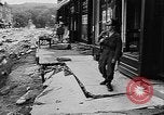 Immagine di 1955 flood devastazione nel nordest degli Stati Uniti United States USA, 1955, secondo 55 filmato di repertorio 65675055709