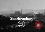 Standbild Wahl Ausschreitungen Saarbrucken Deutschland, 1955, aus Sekunde 6 historischem Filmmaterial Videoclip 65675055711