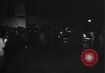 Standbild Wahl Ausschreitungen Saarbrucken Deutschland, 1955, aus Sekunde 43 historischem Filmmaterial Videoclip 65675055711