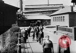 Standbild Wahl Ausschreitungen Saarbrucken Deutschland, 1955, aus Sekunde 49 historischem Filmmaterial Videoclip 65675055711