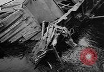 Standbild Zugkollision Lowell Massachusetts USA, 1955, aus Sekunde 23 historischem Filmmaterial Videoclip 65675055712