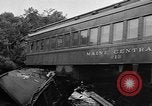 Standbild Zugkollision Lowell Massachusetts USA, 1955, aus Sekunde 27 historischem Filmmaterial Videoclip 65675055712