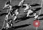 Immagine di Football americano Seattle Washington USA, 1955, secondo 33 filmato di repertorio 65675055714