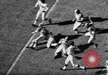 Immagine di Football americano Seattle Washington USA, 1955, secondo 48 filmato di repertorio 65675055714