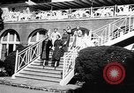 Immagine di Sfilata di moda Belmont Park New York USA, 1957, secondo 7 filmato di repertorio 65675055745