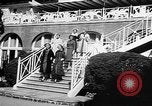 Immagine di Sfilata di moda Belmont Park New York USA, 1957, secondo 8 filmato di repertorio 65675055745