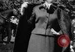 Immagine di Sfilata di moda Belmont Park New York USA, 1957, secondo 19 filmato di repertorio 65675055745