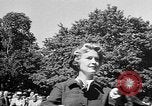 Immagine di Sfilata di moda Belmont Park New York USA, 1957, secondo 23 filmato di repertorio 65675055745