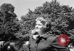 Immagine di Sfilata di moda Belmont Park New York USA, 1957, secondo 26 filmato di repertorio 65675055745