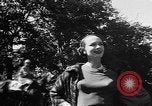 Immagine di Sfilata di moda Belmont Park New York USA, 1957, secondo 36 filmato di repertorio 65675055745