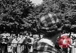 Immagine di Sfilata di moda Belmont Park New York USA, 1957, secondo 43 filmato di repertorio 65675055745
