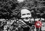 Immagine di Sfilata di moda Belmont Park New York USA, 1957, secondo 48 filmato di repertorio 65675055745