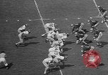 Immagine di Football americano Los Angeles California USA, 1957, secondo 6 filmato di repertorio 65675055746