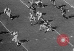 Immagine di Football americano Los Angeles California USA, 1957, secondo 49 filmato di repertorio 65675055746