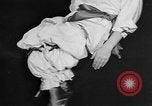 Standbild fashion collection Japan, 1958, aus Sekunde 21 historischem Filmmaterial Videoclip 65675055753
