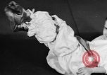 Standbild fashion collection Japan, 1958, aus Sekunde 22 historischem Filmmaterial Videoclip 65675055753