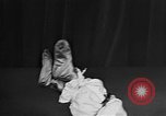 Standbild fashion collection Japan, 1958, aus Sekunde 23 historischem Filmmaterial Videoclip 65675055753
