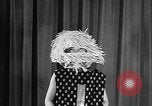 Standbild fashion collection Japan, 1958, aus Sekunde 34 historischem Filmmaterial Videoclip 65675055753