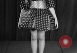 Standbild fashion collection Japan, 1958, aus Sekunde 42 historischem Filmmaterial Videoclip 65675055753