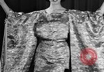 Standbild fashion collection Japan, 1958, aus Sekunde 54 historischem Filmmaterial Videoclip 65675055753