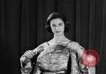 Standbild fashion collection Japan, 1958, aus Sekunde 58 historischem Filmmaterial Videoclip 65675055753