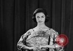 Standbild fashion collection Japan, 1958, aus Sekunde 59 historischem Filmmaterial Videoclip 65675055753