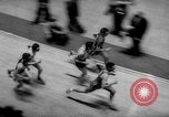 Standbild Indoor-strecke Leichtathletik New York United States USA, 1959, aus Sekunde 5 historischem Filmmaterial Videoclip 65675055766