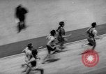 Standbild Indoor-strecke Leichtathletik New York United States USA, 1959, aus Sekunde 6 historischem Filmmaterial Videoclip 65675055766