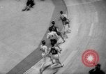 Standbild Indoor-strecke Leichtathletik New York United States USA, 1959, aus Sekunde 7 historischem Filmmaterial Videoclip 65675055766