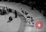 Standbild Indoor-strecke Leichtathletik New York United States USA, 1959, aus Sekunde 8 historischem Filmmaterial Videoclip 65675055766