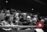 Standbild Indoor-strecke Leichtathletik New York United States USA, 1959, aus Sekunde 14 historischem Filmmaterial Videoclip 65675055766