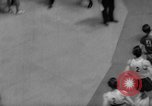 Standbild Indoor-strecke Leichtathletik New York United States USA, 1959, aus Sekunde 23 historischem Filmmaterial Videoclip 65675055766