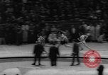 Standbild Indoor-strecke Leichtathletik New York United States USA, 1959, aus Sekunde 28 historischem Filmmaterial Videoclip 65675055766